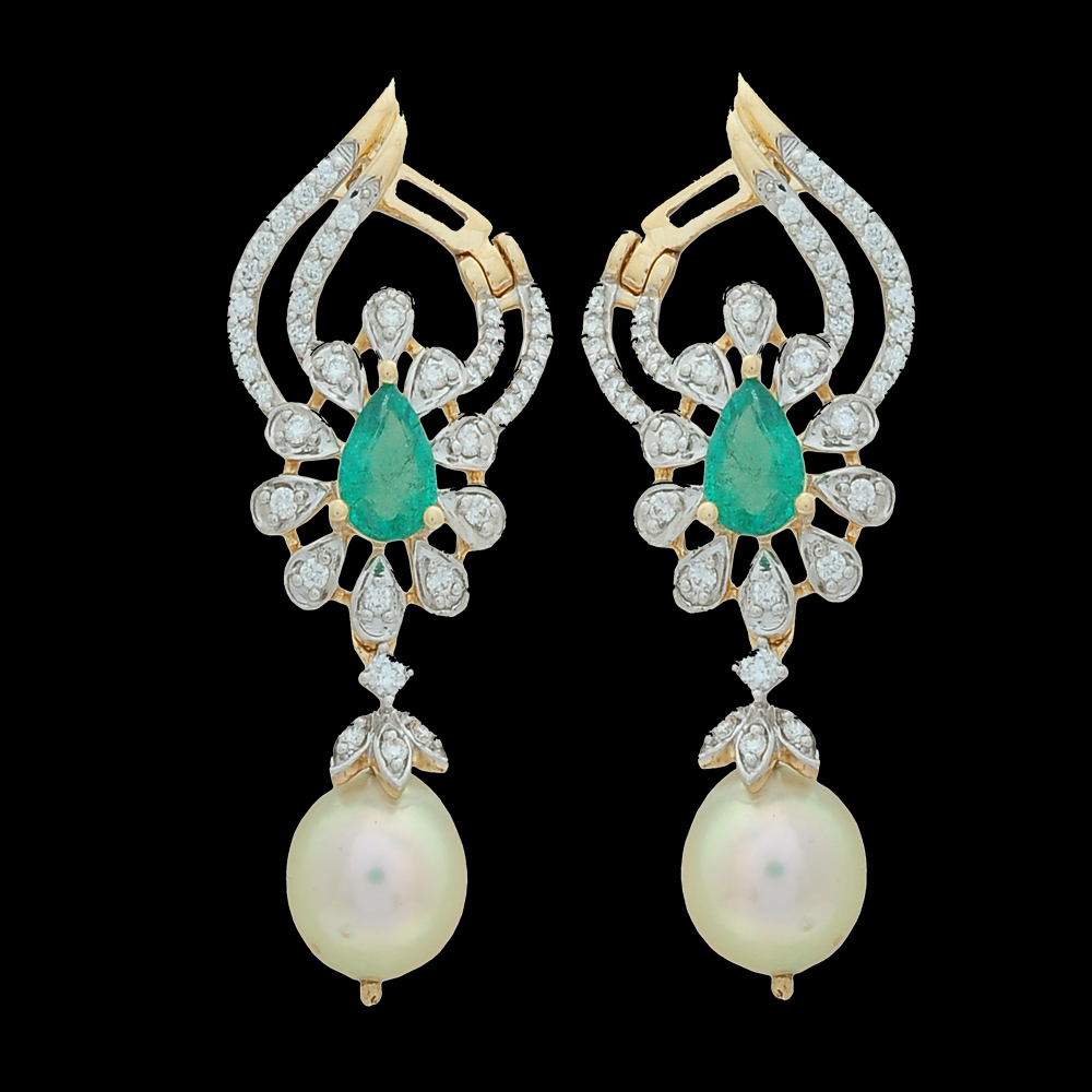Elegant Emeralds, EVSS Diamonds and 18K Gold Necklace And Earrings Set