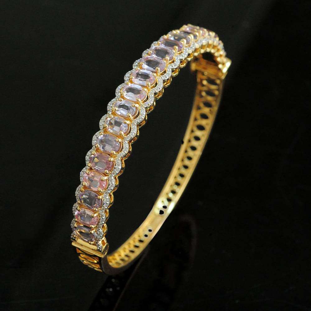 Diamond Bracelet with Natural Spinel.