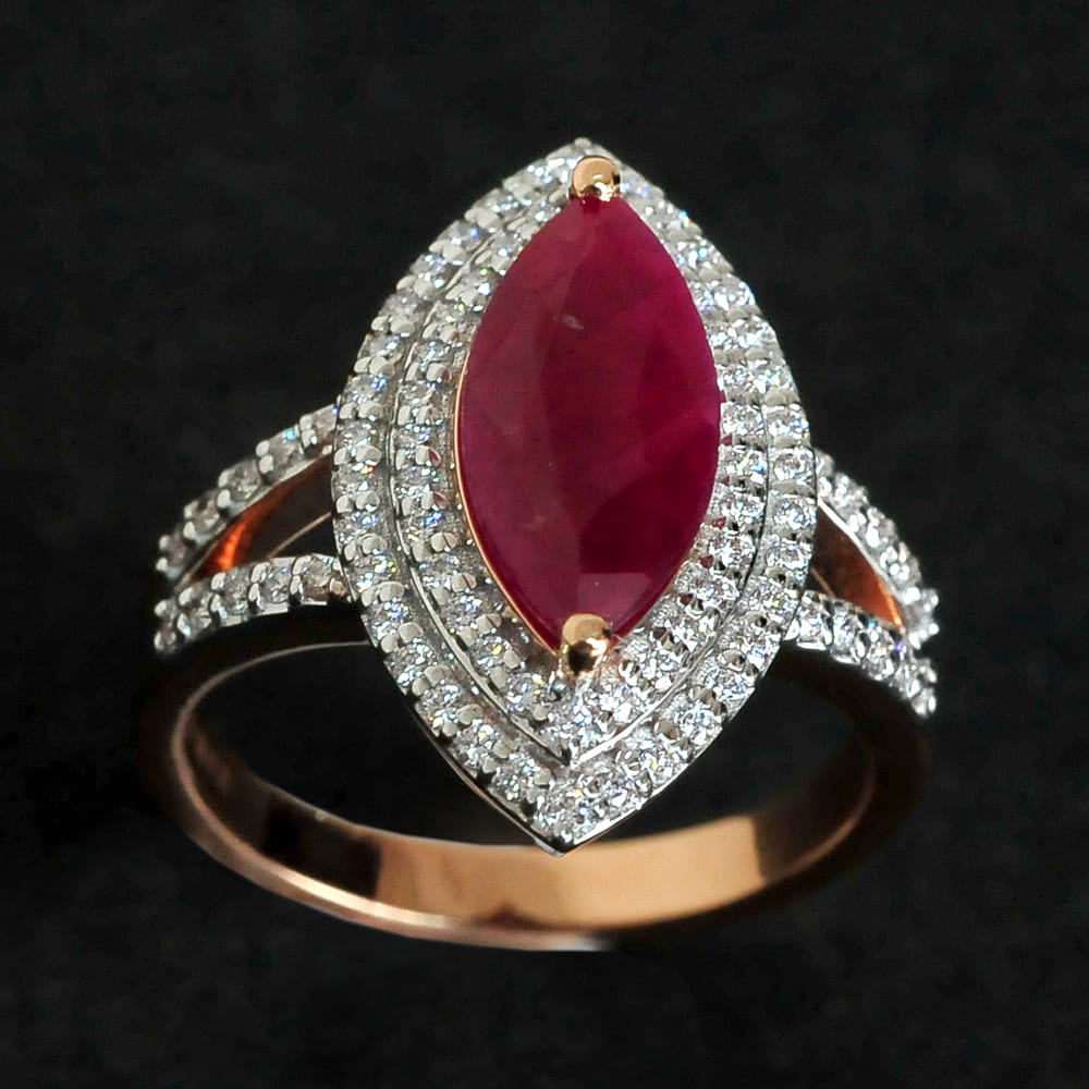 Beautiful Diamond Ring with Natural Ruby