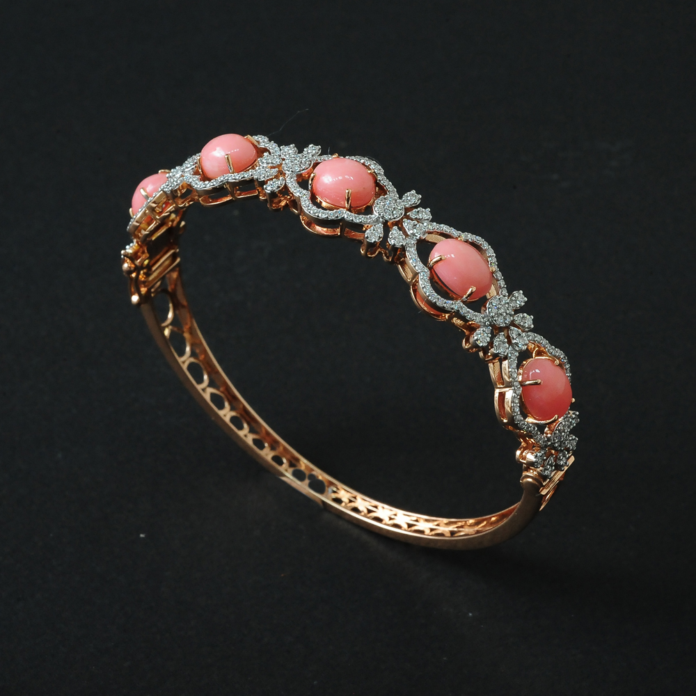Openable Diamond Bracelet with Natural Corals